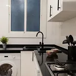 Ab Eixample Calabria شقة